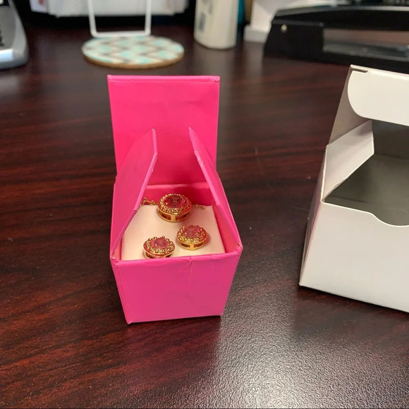 Avon Good Fortune necklace and earrings set pink/gold NIB - Picture 2 of 8